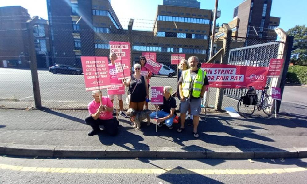 BT and Openreach workers stage second strike over pay